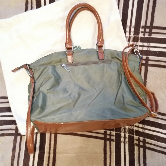 Roots Quilted Crossbody Tote Bag - Picture 2 of 13